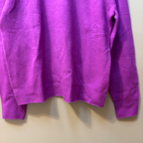 J. Crew Extra Soft Pink Long Sleeve Wool/Acrylic Sweater Size M NWT - Picture 4 of 7